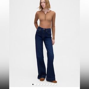 NWOT Gap high rise relaxed flare jeans size 26